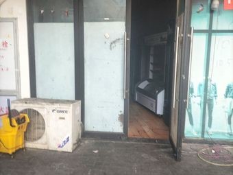 Crazy Lobster · 99 Yuan for 6 Pounds · Hunan Cuisine Stir-Fry