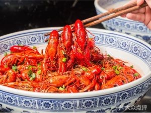 Train Head Restaurant · Barbecue Lobster · Shou County Local Cuisine