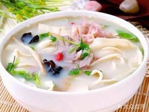 Xiao Zhang Stewed Noodles & Large Chicken Rice (Qinju Yuan Store)