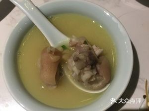 Jinyue Restaurant (Mingzhu Huating Branch)