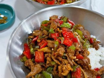 Seven Bowls Xiang Chili Pork (Shushan E-commerce Park Store)