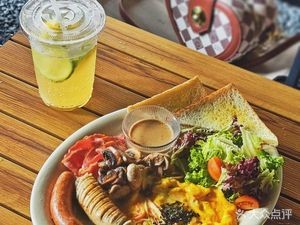 Oops Daily Coffee & Night Bar (Lecong Branch)