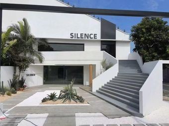 Silence Juice Photography Base