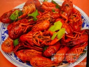 Red Lantern Stone Pot Fish & River Crabs (Dongxing Road Branch)