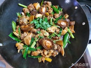 Qigun Nongjia Cai · Qingyuan Farmhouse Cuisine (Poly Branch)