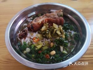 Zhongcheng Guangxi Wet Rice Noodles with Pork Knuckle and Rice Powder (Xinji Store)