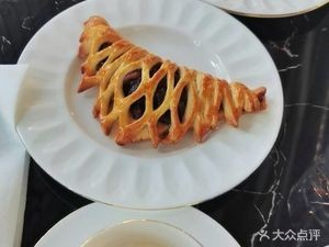 English Corner Bistro · Baking · Coffee