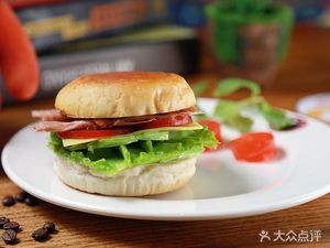 Tusi Ji Fried Chicken, Hamburgers, Milk Tea (Jiaozicun Store)