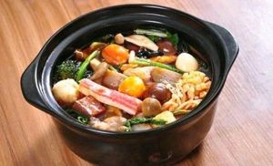 Ziranyu Weifeng Sandpot Spicy Hot Pot with Fried Skewers