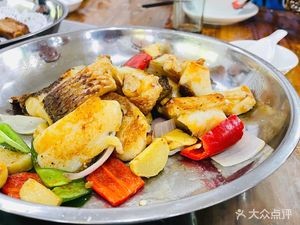 Luyong Village Brothers Ban Restaurant