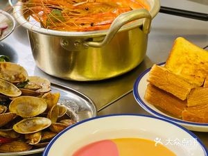 Chengmai Canteen x Sawasdee Cafe