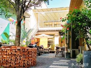 Guan Xia Zizai Xiao Guan Bistro · Cafe