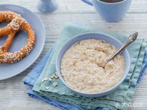 Dinglin's Pancake with Pork Chop