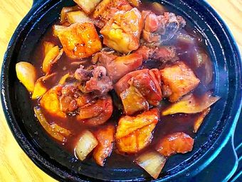 Laowei Kou Huangfen Niuzha & Huangfen Chicken