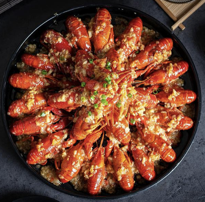 Jinling Seven Aunt Lobster BBQ & Lamb Spine Hot Pot