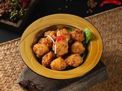 La Xiao Niou Huanan Old Street Large Bowl Spicy Hot Pot