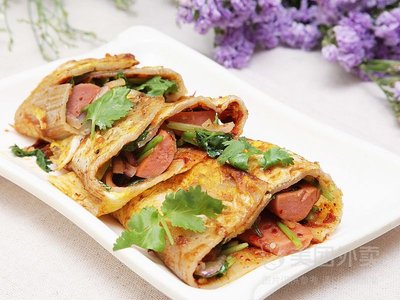 Seaweed Rice Rolls with Grilled Cold Noodles