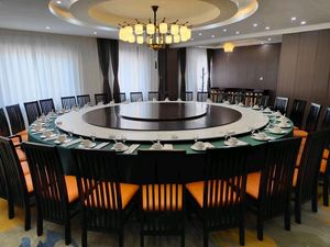 Jinjin Restaurant (Shengshui Lakefront Store)