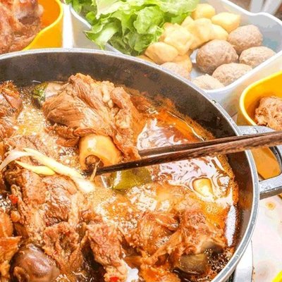 Self-Service Sauce Bone Hot Pot