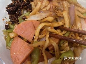 Early Morning Home-style Dishes and Knife-cut Noodles