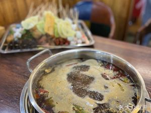 Zun Pinwei Steel Pipe Factory Xiao Yuejun Liver Skewers Hot Pot (Yixin Kangting Store)