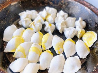 Old Village Mu's Stove-fried Dumplings