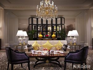 The Ritz-Carlton Hotel Lobby Lounge