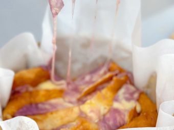 叶子爆浆榴莲芝士饼