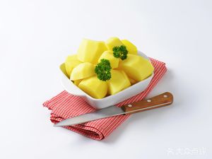 Yunnan Crossing Bridge Rice Noodles with Braised Chicken (Chentangzhuang Branch)