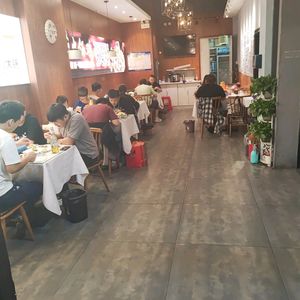 Shepherd's Charcoal Roasted Lamb Leg Barbecue (Yangliuqing Store)