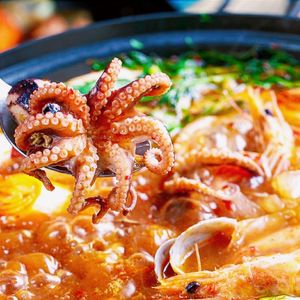 Kim’s Kitchen · Korean Hot Pot & Fried Chicken (Binjiangdao Store)