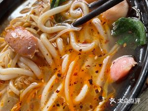 Sanpinge Overbridge Rice Noodle Shop (Baolong City Store)