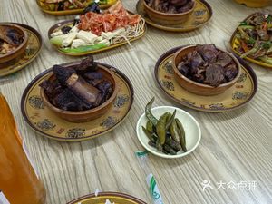 Big Pot Home-style Dishes, Small Bowl of Meat (Dongfang Xingcheng Branch)