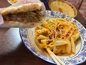 嘹咋咧肉夹馍