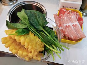 Bai Pin Hui Rotating Hot Pot (Xiangbin Cheng Branch)