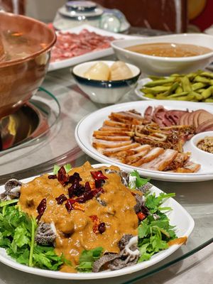 Shan Bao Yuan Copper Pot Hot Pot