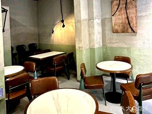 Jiu Fu Vietnamese Noodle & Craft Beer (Hongtai Apartment Store)