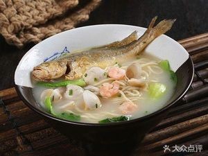 Duai Mi Noodle House & Pub