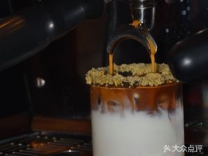 Half Cup Time Café (Lianqiao Di Branch)