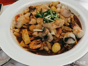 毛哥肉蟹煲(宁大步行街店)