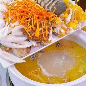 Yunnan Wild Mushroom & Pig's Trotter Chicken Soup Hotpot (Xidian Branch)