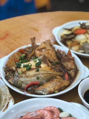 Zhuque Big Tree Under Wanrong Restaurant