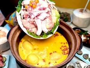 Guangshan Charcoal Stove Chicken Pot (Baizhang Road Store)