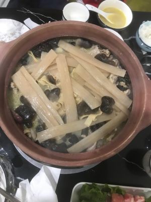 Guang Wei Char Siu Chicken Clay Pot