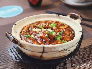 Family Harmony Claypot Rice