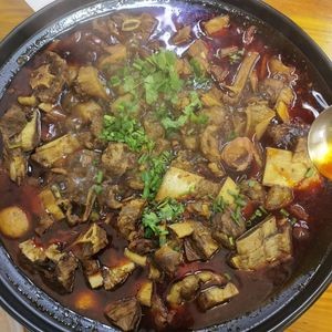 Li Yi Shou Steak and Beef Tail Hot Pot