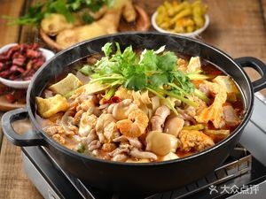 Under the Bridge Fish Offal Hot Pot (Headquarters)