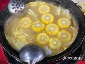 Rongji Pig's Trotter Chicken · Chaoshan Claypot Rice