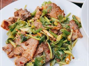 Luowei Wang - Braised Delicacies