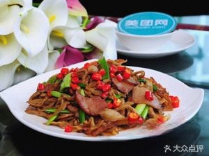 Xiang Nong Cun Wooden Bucket Rice